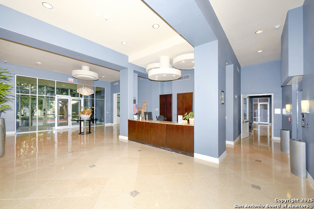 Image 9 of 64 For 215 Center St  1307