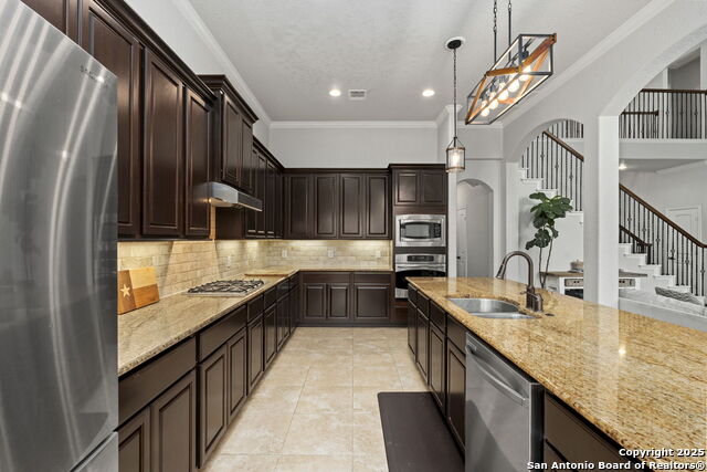 Image 14 of 37 For 5319 Anemone