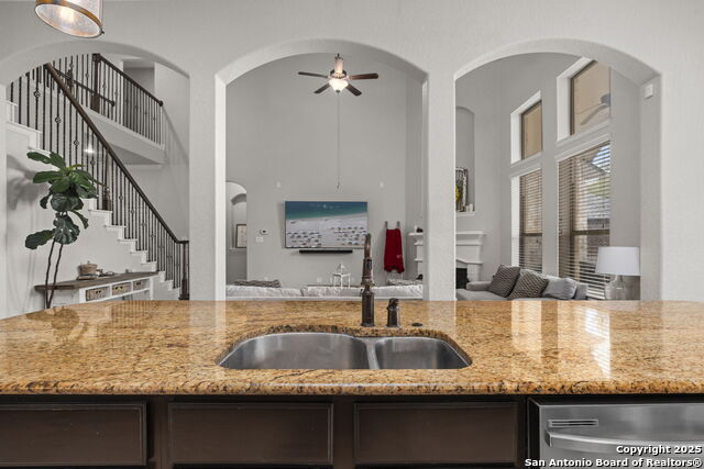 Image 15 of 37 For 5319 Anemone