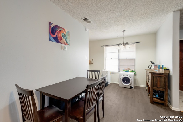 Image 4 of 18 For 923 Vance Jackson Rd  708