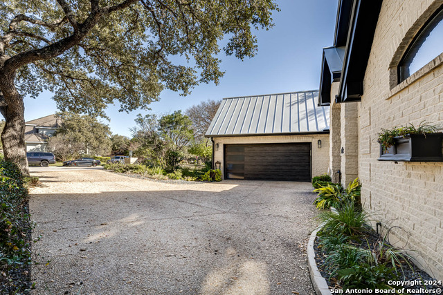 Image 4 of 48 For 806 Lari Dawn