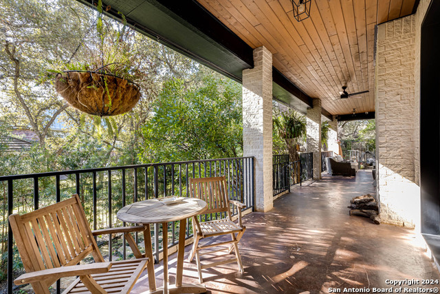 Image 41 of 48 For 806 Lari Dawn