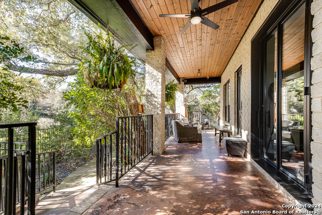 Image 42 of 48 For 806 Lari Dawn