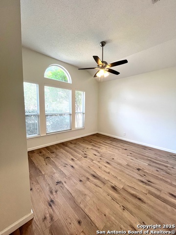 Listing photo id 15 for 3823 Sage Ridge