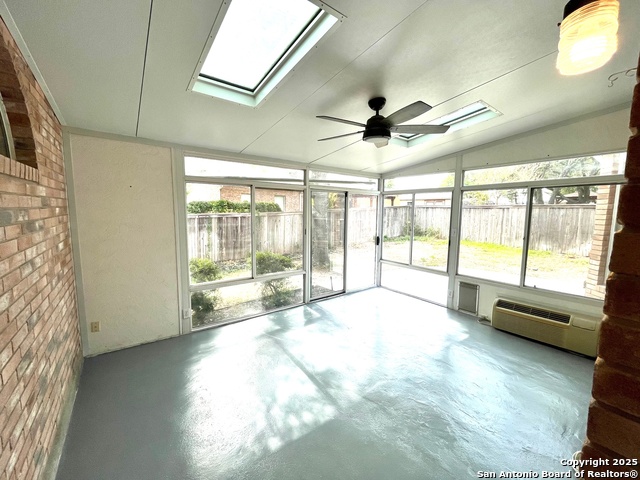 Listing photo id 18 for 3823 Sage Ridge