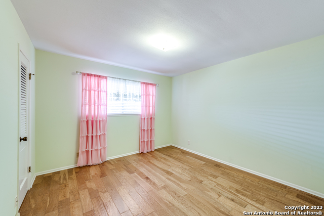Listing photo id 8 for 3403 Prince George Dr