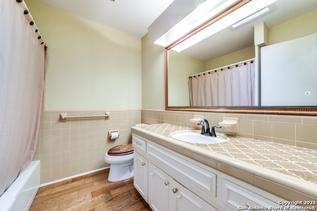 Listing photo id 9 for 3403 Prince George Dr