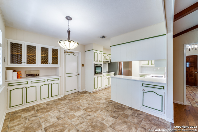 Listing photo id 4 for 3403 Prince George Dr