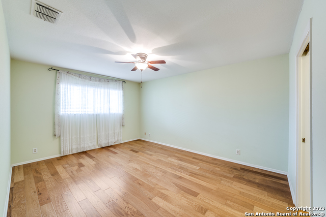Listing photo id 5 for 3403 Prince George Dr