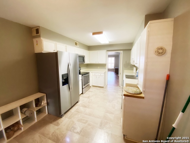 Image 6 of 15 For 7815 Broadway St  103a
