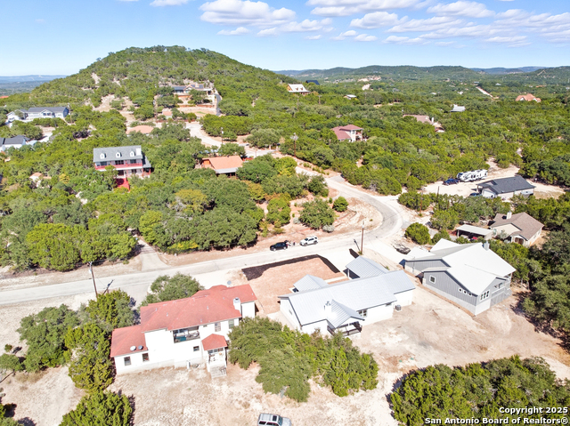 Image 30 of 37 For 221 Deer Oaks Dr