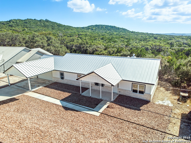 Image 35 of 37 For 221 Deer Oaks Dr