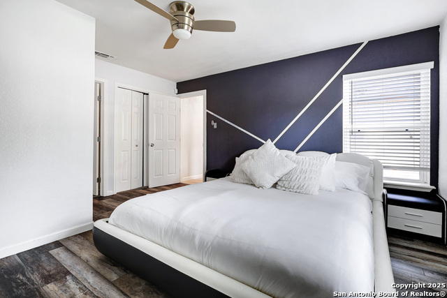 Image 15 of 36 For 13319 Stairock