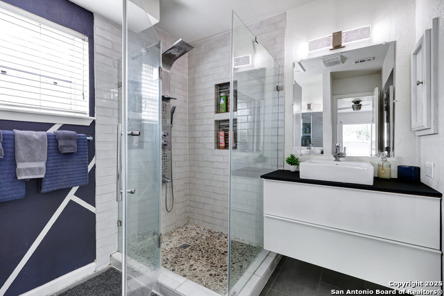 Image 17 of 36 For 13319 Stairock