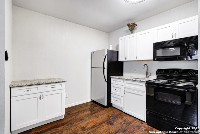 Image 20 of 36 For 13319 Stairock