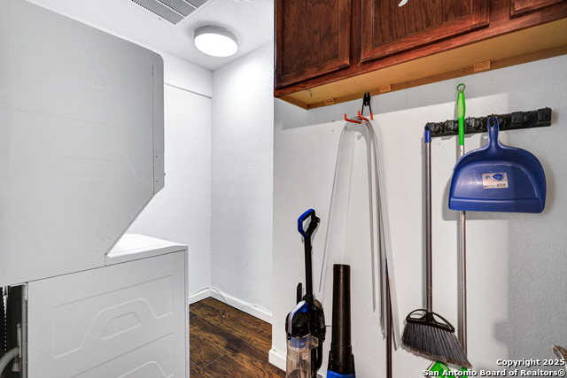 Image 28 of 36 For 13319 Stairock