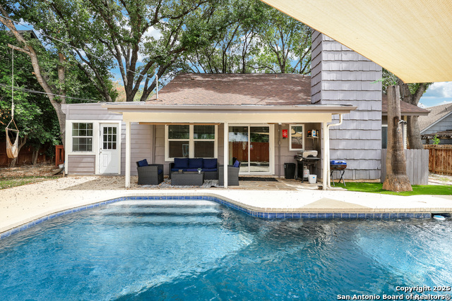 Image 33 of 36 For 13319 Stairock