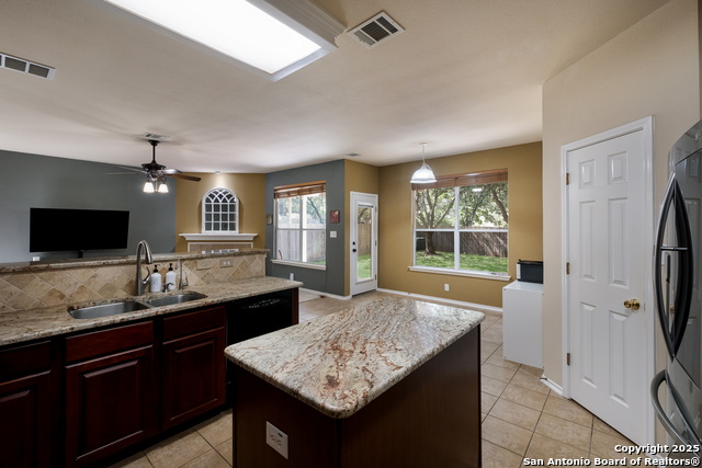 Image 11 of 26 For 17211 Eldon Rock