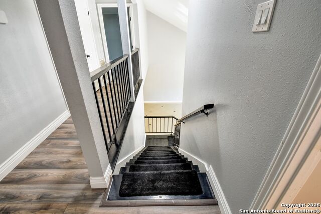 Image 16 of 37 For 2731 Stone Edge St
