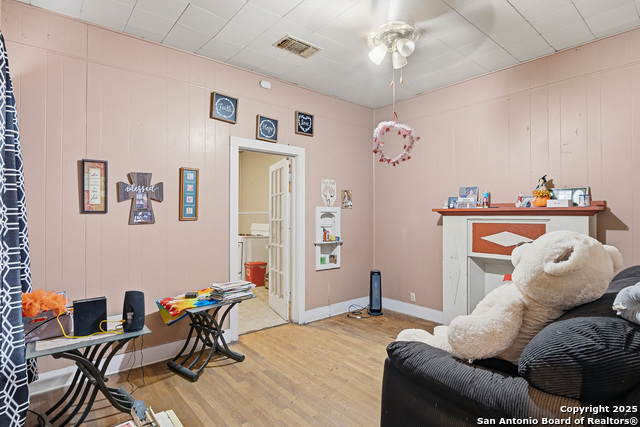 Image 17 of 18 For 613&615 Court E