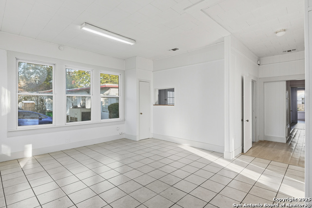 Image 9 of 18 For 613&615 Court E