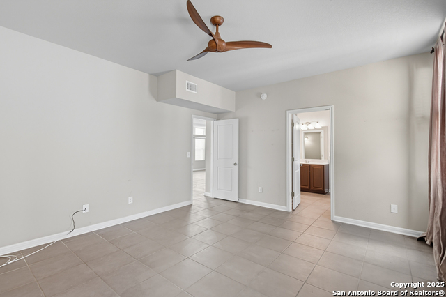 Listing photo id 20 for 327 Rachel St