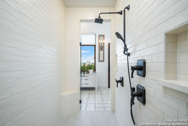 Image 34 of 80 For 24209 Scenic Loop