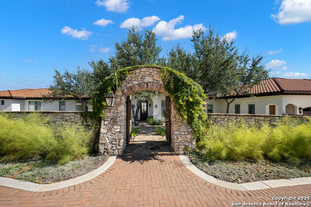 Listing photo id 1 for 24209 Scenic Loop