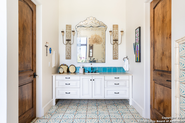 Listing photo id 30 for 24209 Scenic Loop