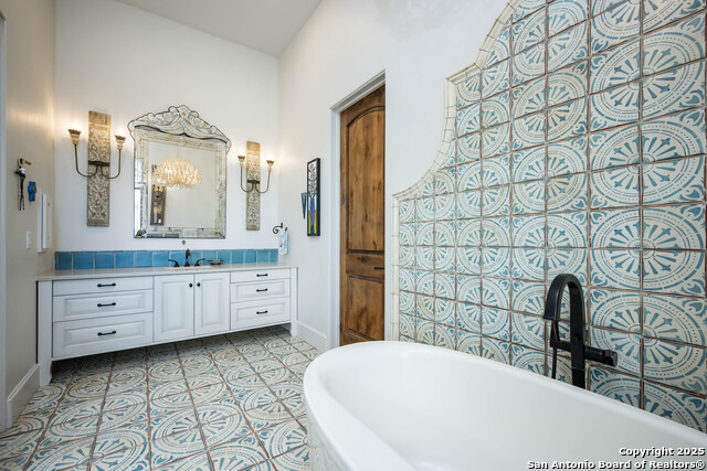 Listing photo id 31 for 24209 Scenic Loop