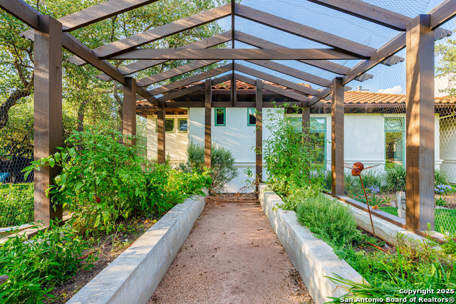 Listing photo id 59 for 24209 Scenic Loop