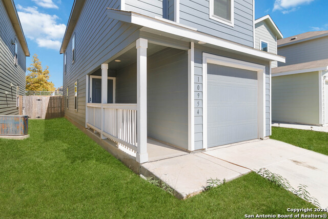 Image 3 of 28 For 10954 Presa Way