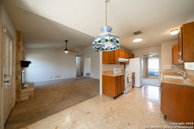 Image 12 of 29 For 1514 Lochshire St