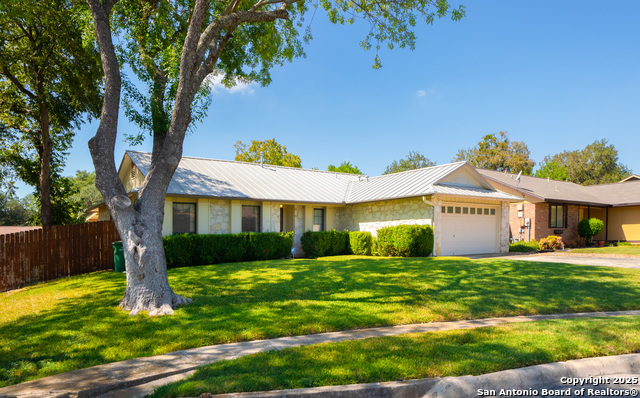 Image 2 of 29 For 1514 Lochshire St