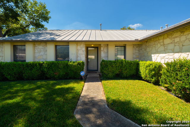 Image 5 of 29 For 1514 Lochshire St