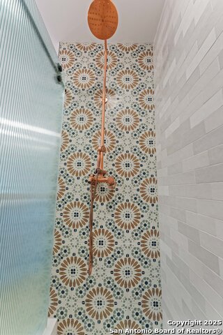 Image 13 of 33 For 789 Barbara