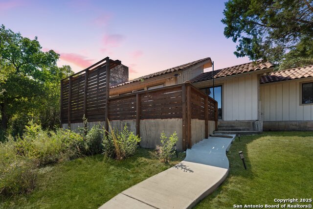 Image 15 of 33 For 789 Barbara