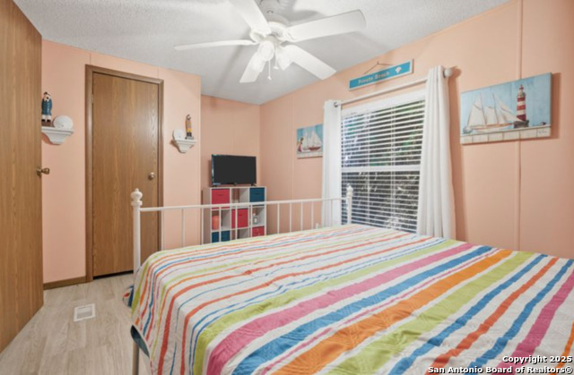 Listing photo id 10 for 1114 S Euclid Street