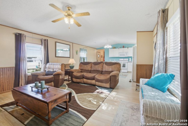 Listing photo id 1 for 1114 S Euclid Street