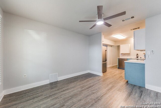 Image 3 of 9 For 122 Karm St  