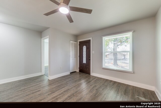 Image 4 of 9 For 122 Karm St  