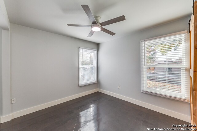 Image 5 of 9 For 122 Karm St  