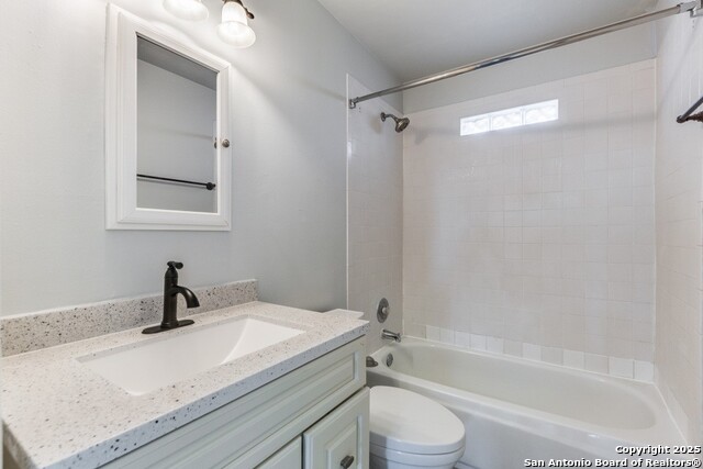 Image 8 of 9 For 122 Karm St  