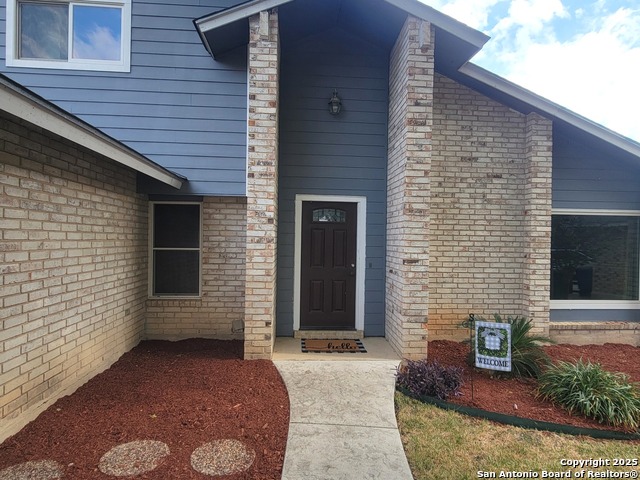 Image 2 of 20 For 3531 Oakfort