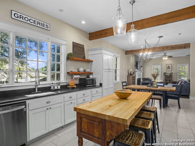 Image 11 of 42 For 9833 Saxet