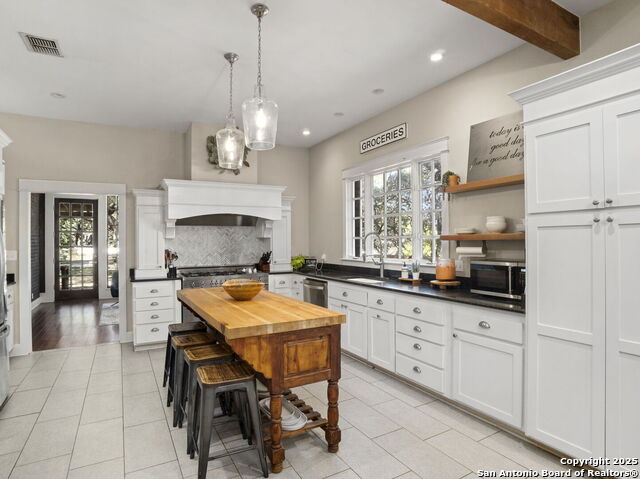 Image 12 of 42 For 9833 Saxet