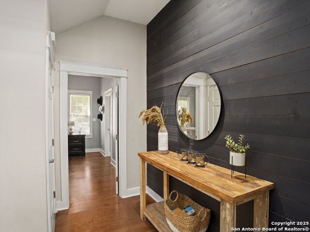 Image 20 of 42 For 9833 Saxet