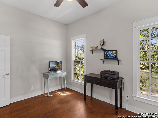 Image 23 of 42 For 9833 Saxet