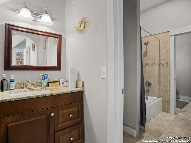 Image 28 of 42 For 9833 Saxet