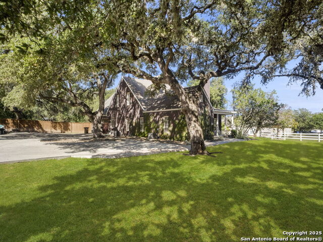 Image 35 of 42 For 9833 Saxet